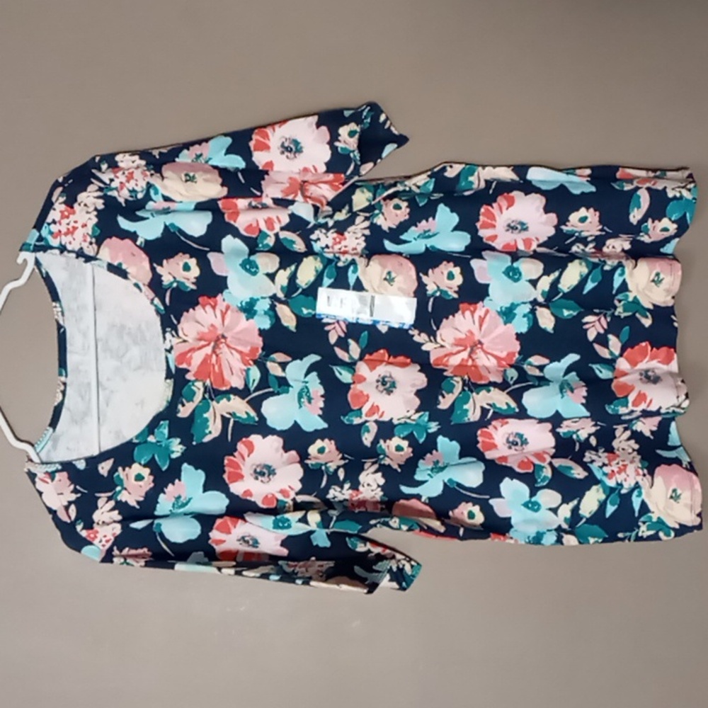 Time and Tru Dark Flowered Scoop Neck Tee XXXL (22) NWT